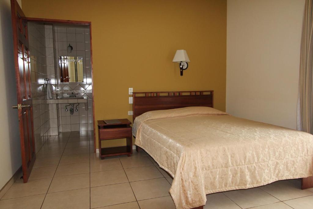 Hotel La Fortuna Room photo