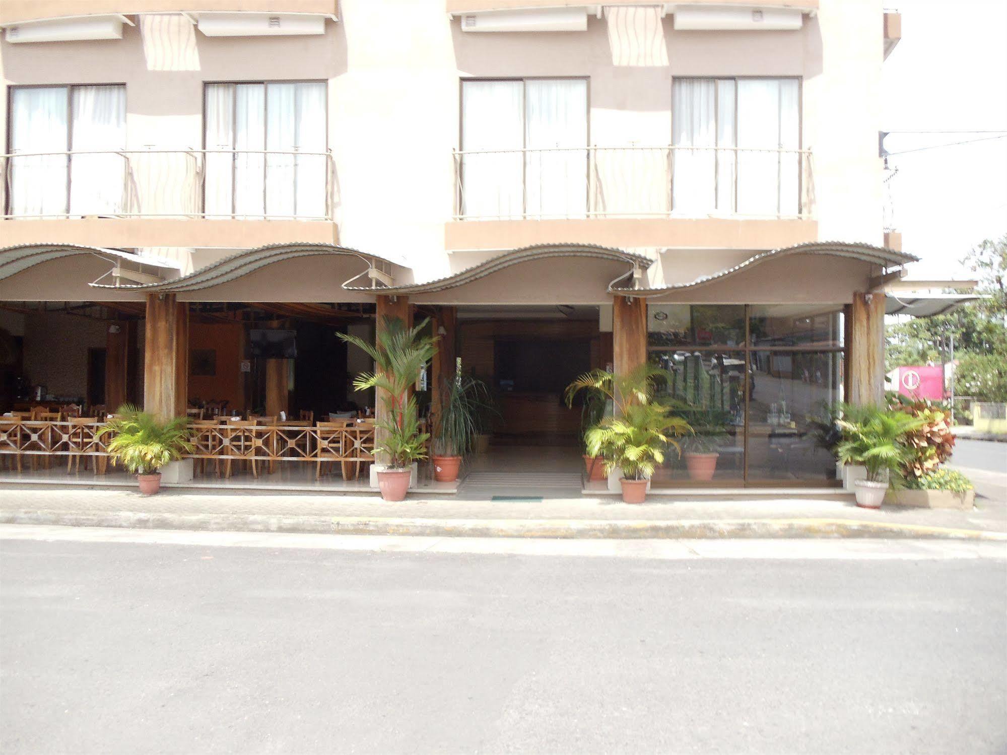 Hotel La Fortuna Exterior photo