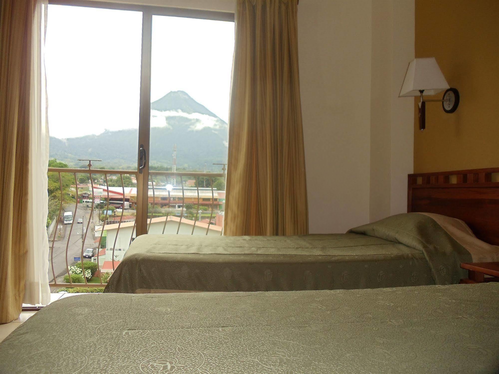 Hotel La Fortuna Exterior photo